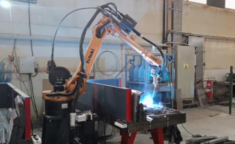 Запуск роботизированного комплекса для сварки на предприятии в Липецке